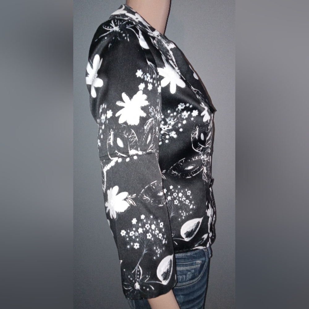 💥3 for $30💥NINE WEST  floral print blazer/overcoat. Size 4. EXCELLENT COND! - Picture 6 of 7